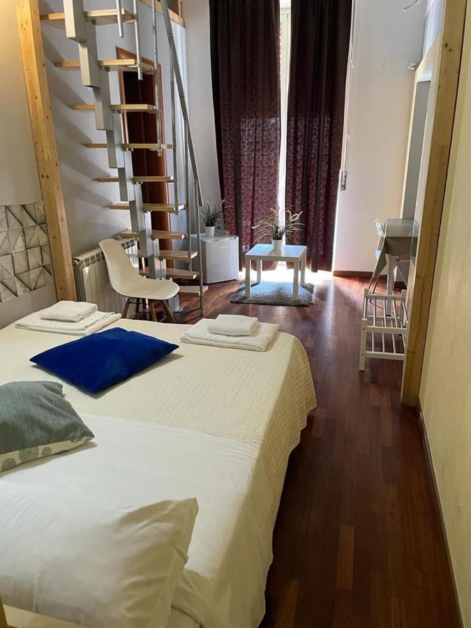 Locami Holiday&Rooms Suite Jolanda Catane Extérieur photo